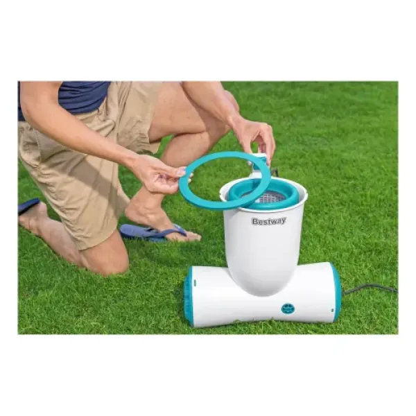 Фильтрующий насос для бассейна Bestway со скиммером Skimatic FlowClear 3974l/h 58469