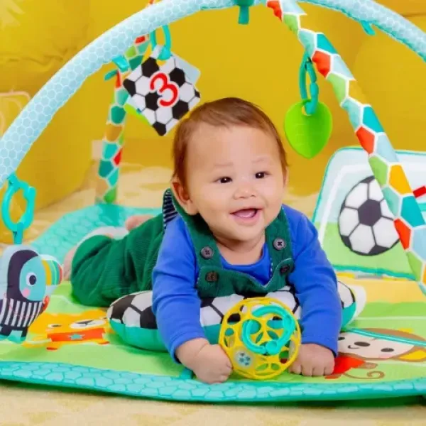 Развивающий коврик BRIGHT STARTS Oball Gyp & Kick