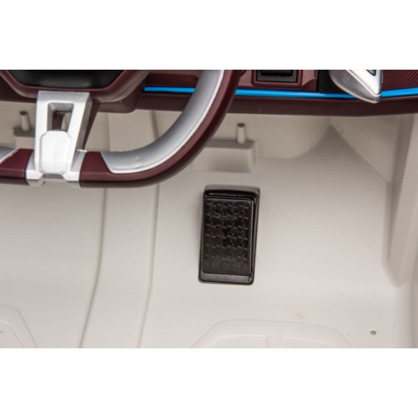 Детский электромобиль LEANToys BMW I4