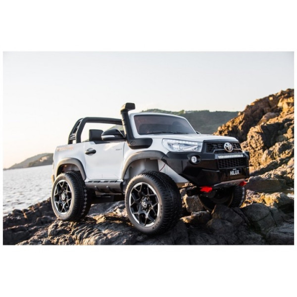 Детский электромобиль LEANToys Toyota Hilux