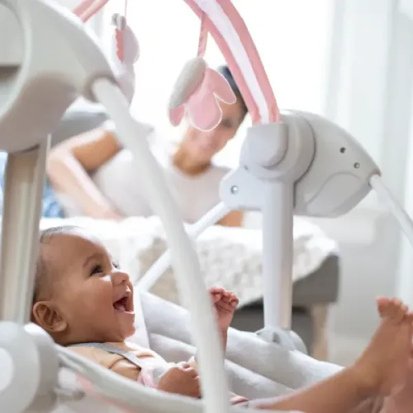 Кресло - качели INGENUITY Comfort 2 Go Flora the Unicorn