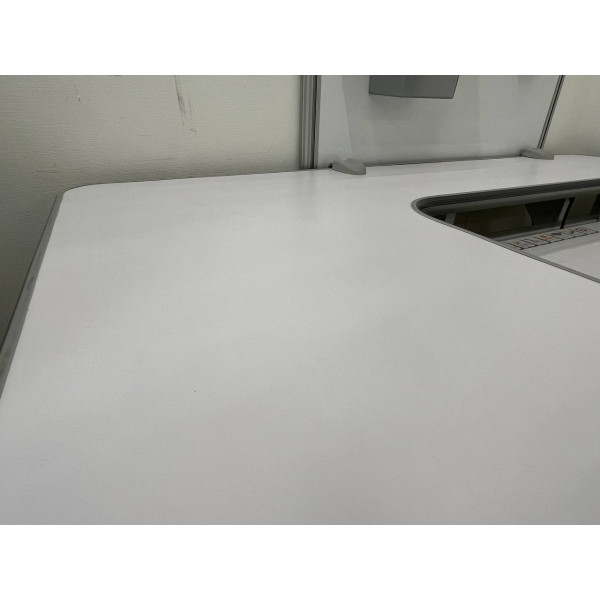 Дитячий стіл Mealux Kingwood Multicolor W (арт. BD-820 W/MC) - стільниця біла / накладки на ніжках сірі (коробок-2 шт.)