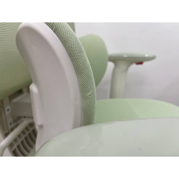 Підліткове офісне крісло Mealux Junior T2 Green (арт. HF-T2 F/KZ) (sale-2) - спинка сітка / сідіння тканина зелена (коробок-1 шт.)