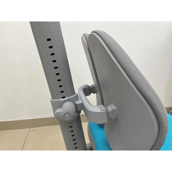 Кресло детское ErgoKids GT Y-404 ortopedic blue (sale) - обивка голубая однотонная (коробок-1 шт.)